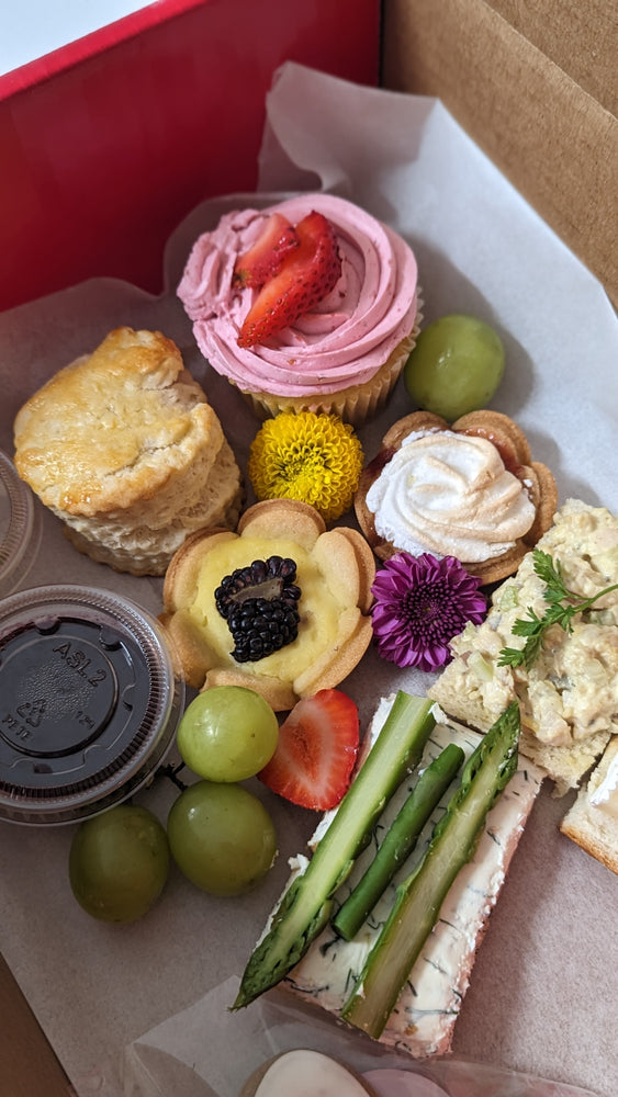
                  
                    Load image into Gallery viewer, High Tea Box to go - Mother&amp;#39;s Day
                  
                
